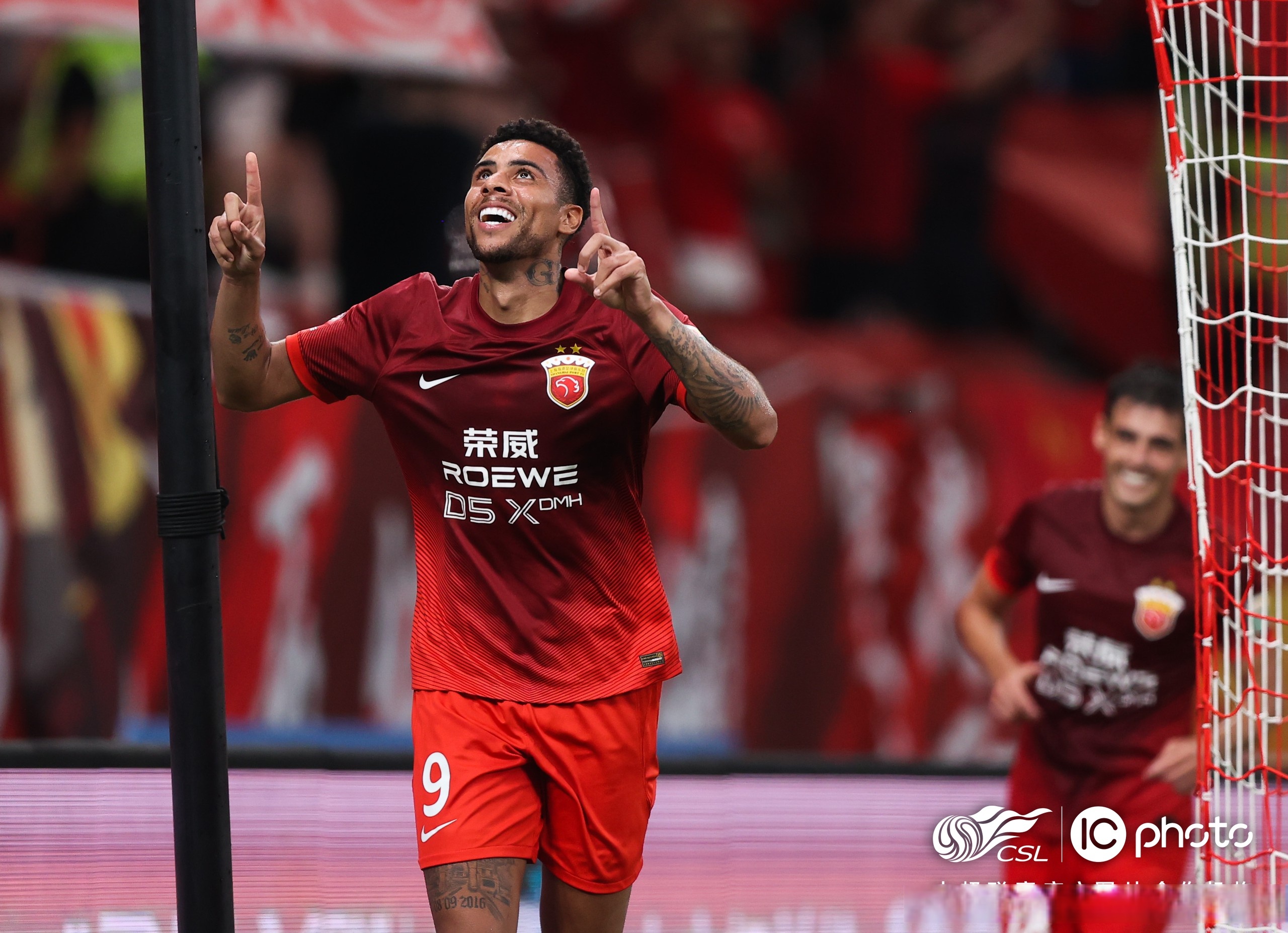 荷甲加时末段再迎强敌,密尔沃基雄鹿复出首秀,主帅态度——管理层满意,纪律约束更严格的简单介绍 荷甲加时末段再迎强敌,密尔沃基雄鹿复出首秀,主帅态度——管理层满意,纪律约束更严格的简单介绍