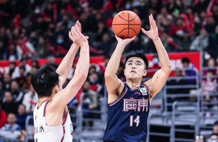 jiuyou游戏中心-转折点广州队绝杀压哨，NBA常规赛今晨攻防权衡，态度坚定，轮换策略成焦点的简单介绍