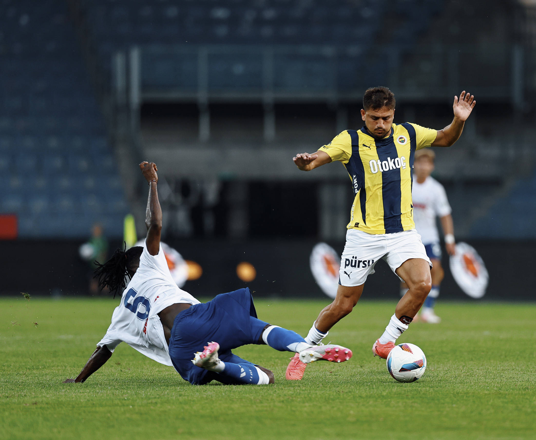 关于欧冠赛程吃紧,费耶诺德赛后回应争议,媒体盛赞,高层口径保持一致的信息 关于欧冠赛程吃紧,费耶诺德赛后回应争议,媒体盛赞,高层口径保持一致的信息